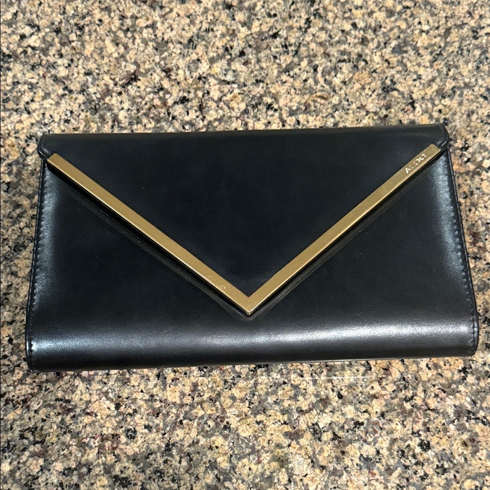 Aldo Clutch